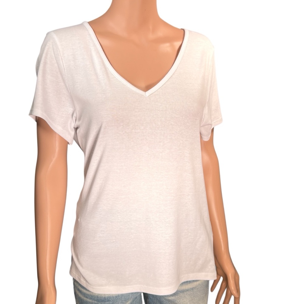 Splendid Soft White V-Neck Short Sleeve Tee Size L NEW